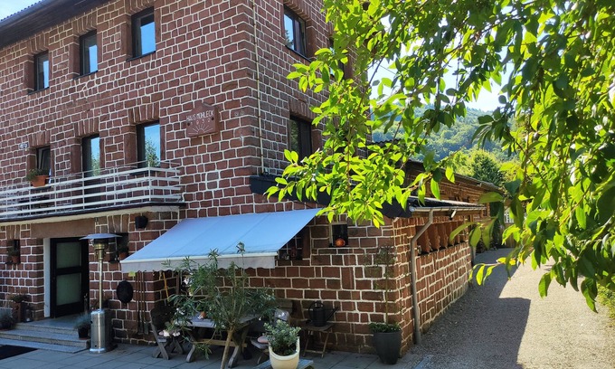 Iggelbach House | Traditional house Mühleck for groups of up to 22 people with pool, sauna and hot tub