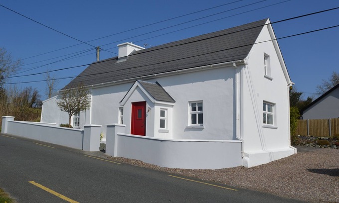 Killarney Cottage | Traditional Irish Cottage in Aghadoe With Stunning Views
