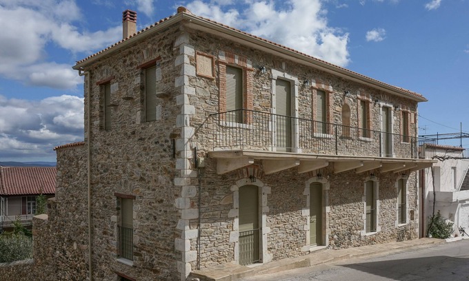 Tripi Villa | Traditional villa in Peloponnese with Charming Mountain View