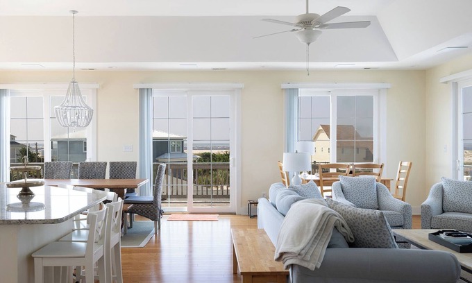 The Point House | Traigh Point: Oceanview and Soundview, 4BR, 3.5BA, Elevator!