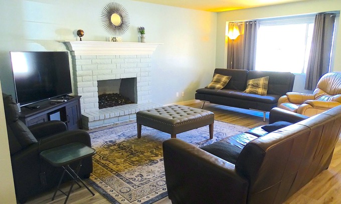 Wofford Heights House | Trail of 100 Giants/Kern River Valley