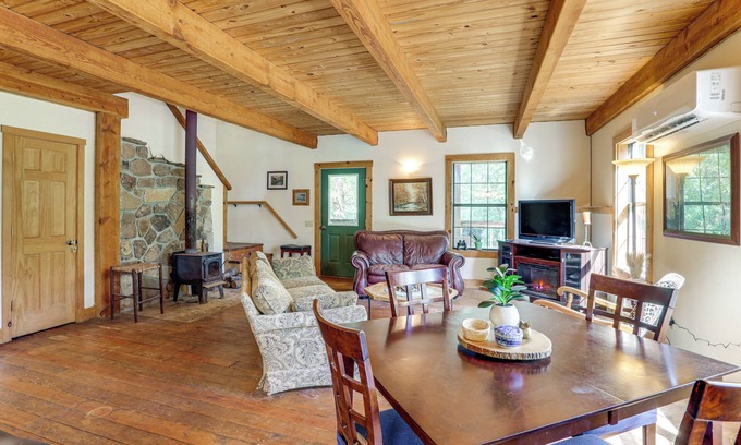 Fox House | Trails & Creek On-Site: Ozarks Retreat on 23 Acres