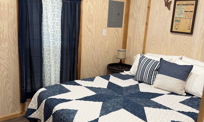 South Toledo Bend Cabin | Trails, Tails, & Scales Two Cabins Rental