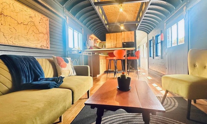 Grand Coteau House | Train Wreck Inn - The Blue Train Car