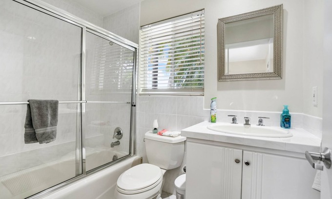 Coral Ridge Isles House | Tranquil 2 BDRM Waterfront Escape with Pool