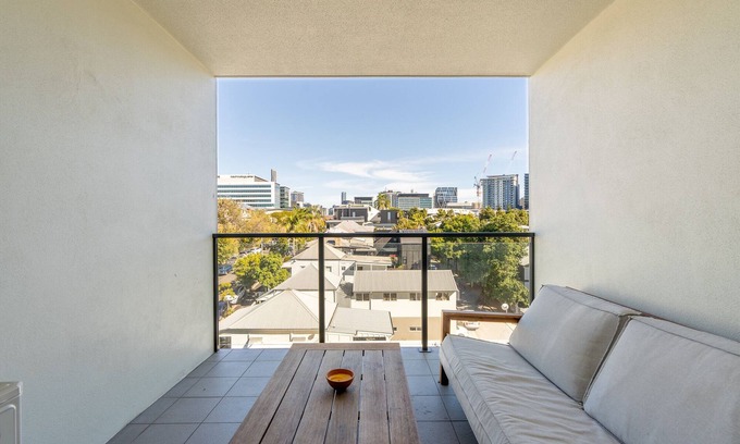 Bowen Hills Apartment | Tranquil 2-Bed Inner City Retreat with Parking