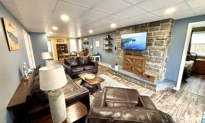 Blossvale Cottage | Tranquil 3-bedroom Sylvan Beach Cottage