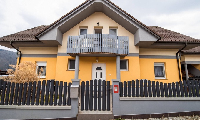 Skofljica Apartment | Tranquil and Charming Apartments with Shared Garden - Three Bedroom Apartment with Balcony