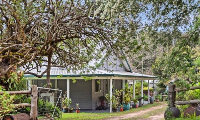 Dwellingup House | Tranquil and cosy rural cottage in Dwellingup surrounded by state forrest.