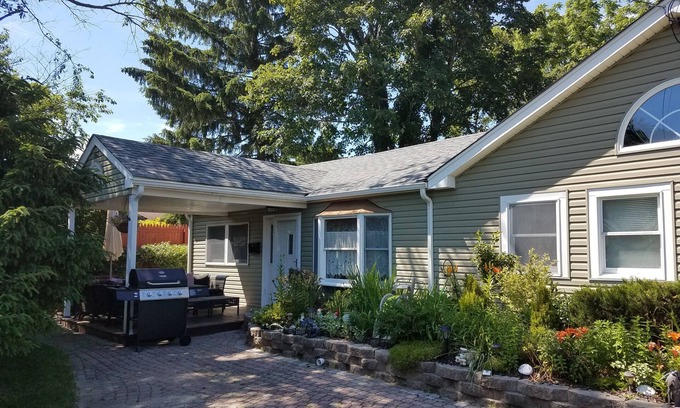 Spring Lake Heights House | Tranquil Beach Ranch-near Beach/POOL/Lake-5 beach/pool badges-Outdoor Shower