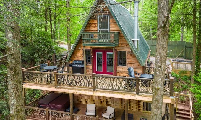 Cashes Valley Cabin | Tranquil Creek View A-frame Cabin
