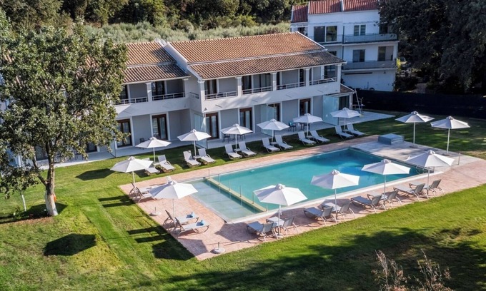 Almiros Beach Apartment | Tranquil Modern Apartments with Pool & Lush Garden close to the Beach and Resort