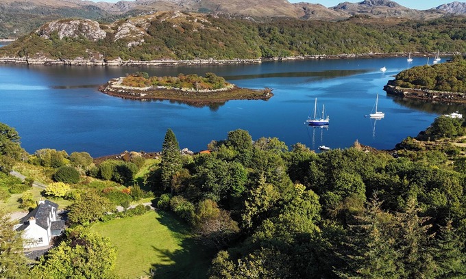 Gairloch Cottage | Tranquil modern home, stunning sea and mountain views, private shoreline access.