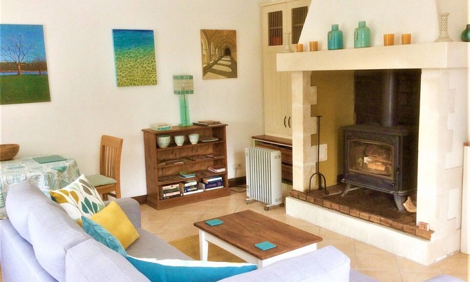 Gabillou Cottage | Tranquil Rural Gite in the Perigord Noir (with Private Pool)