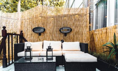 Coldharbour Apartment | TranquilHaus! 3BR Retreat with Spa Saunas, Hot Tub & Garden Cinema