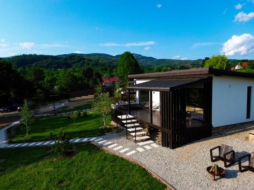 Novaci Villa | Transalpina Tiny House - outdoor jacuzzi