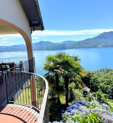 Oggebbio Apartment | Traum-Balkon mit Panoramablick und Pool am Lago Maggiore