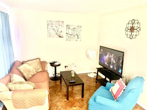 University District Apartment | Travel workers-2br1ba -3 beds-welcome Oval & xAI