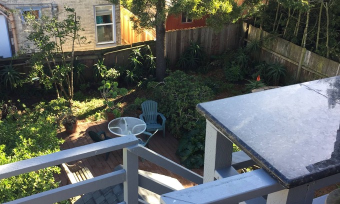 Outer Sunset Apartment | Traveling Nurses & Execs welcome! W/D, Dish, Yard, and Pets too!