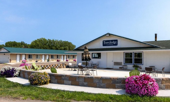 Spirit Lake Hotel | Travelodge by Wyndham Spirit Lake/Okoboji