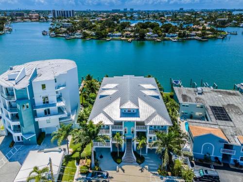 Treasure Island House | Treasure Trove Buccaneer | Waterfront with a Pool