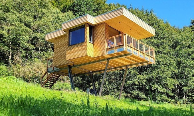 Uslar Apartment | Tree house Aurora, living/bedroom, bathroom - Baumhaushotel Solling