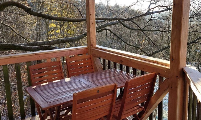 Uslar Apartment | Tree house Sollingblick, living/bedroom - Baumhaushotel Solling