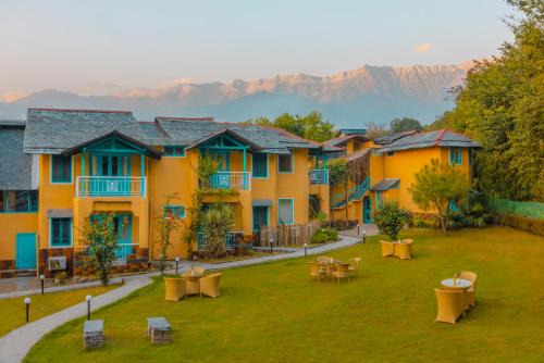 Sidhpur Hotel | Tree of Life Birdsong Chalets , Dharamshala