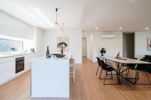 South Launceston House | Tree Top Haven Itas