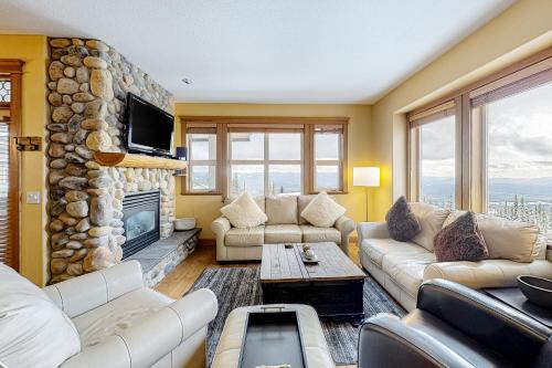 Big White Ski Resort House | Tree Tops 12