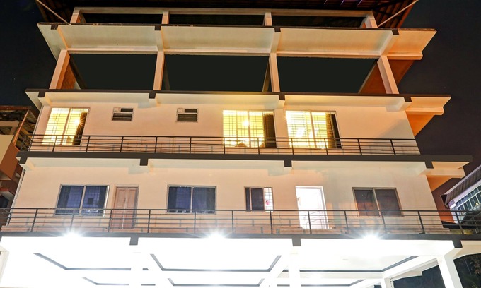 Stuart Hill House | Treebo Doha King