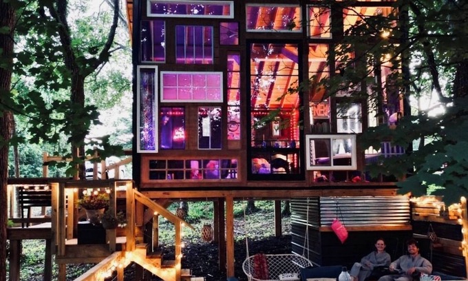 Doyle Apartment | Treehouse with Wall of Windows#Love#Waterfalls#OutdoorMovieNight#TNStateParks