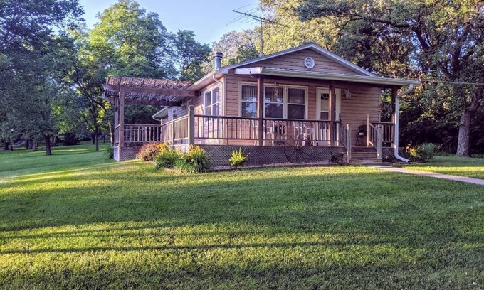 Seward County Cabin | Trees, wildlife abound- a beautiful surrounding as you relax in a cozy cabin