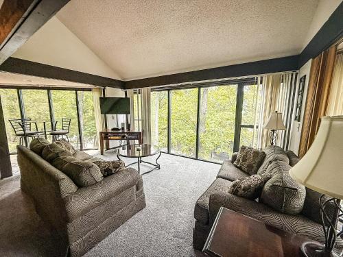 Village of Four Seasons House | Treetop Village-3bed3bathpoolsdock8pp
