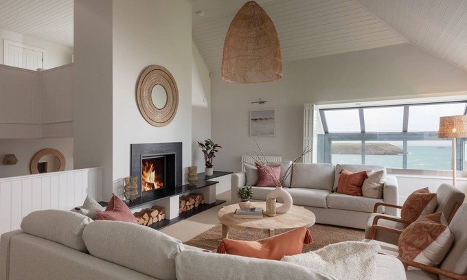 Trebetherick House | Tregirls - Polzeath - ocean view, cliff top property sleeping 10