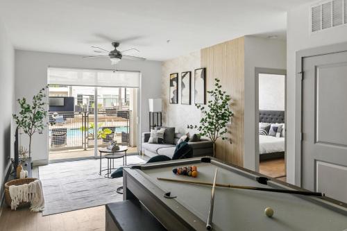 Forest Park Apartment | Trendy 3BR 2BA Urban Oasis