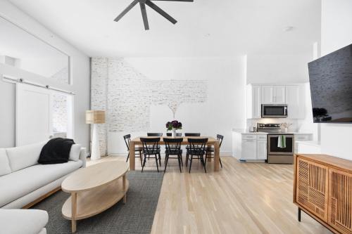 Old Port Apartment | Trendy Remodeled 2BR Loft in Portlands Old Port