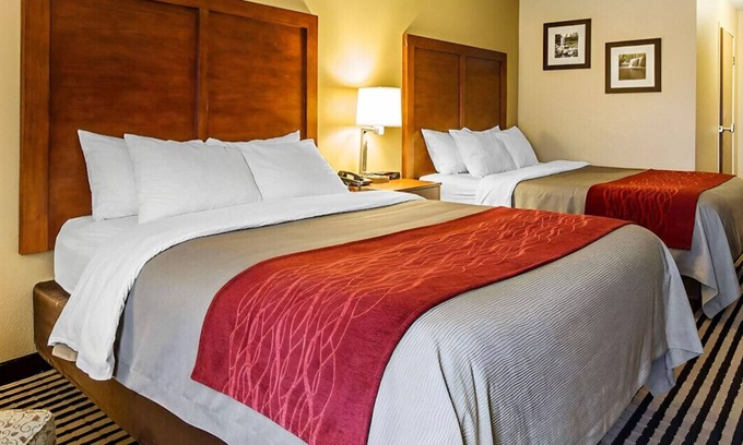 Owatonna House | Trendy Sanctuary for Your Lovely Crew!Free WiFi