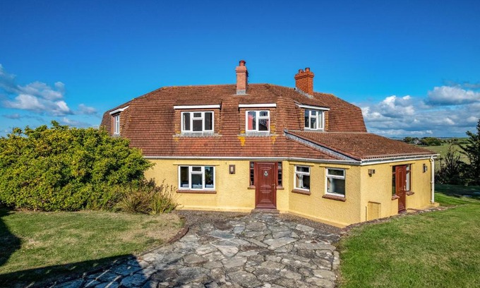 Wadebridge House | Trevan House Lundy
