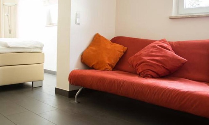 Loretto House | Triple room with shower & toilet - B u. B Villaverde