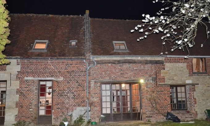 Cernoy House | Trois Etots