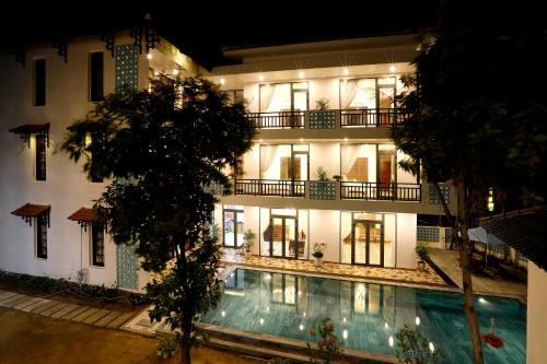 Tra Que Vegetable Village Villa | Tropical Garden & Pool Villa