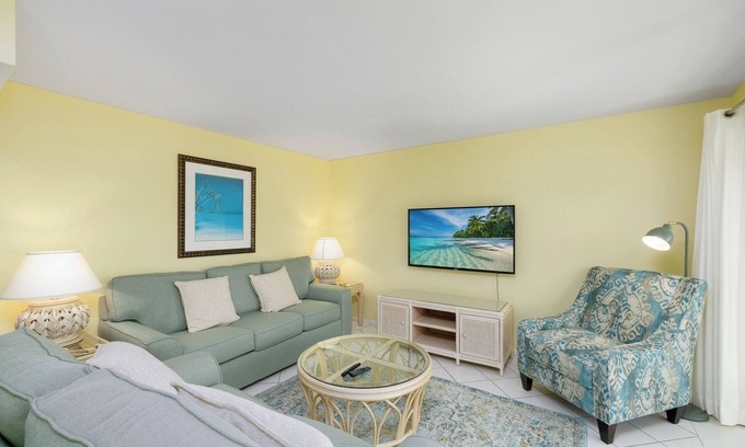Sanibel Condo | Tropical Getaway