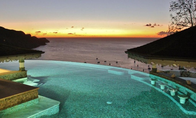 Friendship Bay Hotel | Tropical Hideaway