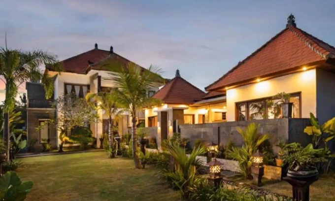 Lodtunduh Villa | Tropical Mirage: Cool 2BDR Villa with Private Pool