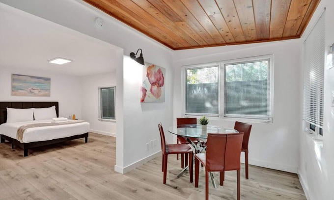 Tarpon River Apartment | Tropical Oasis: Studio w/Pool