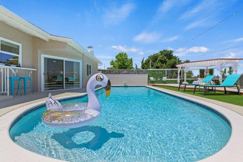 San Carlos House | Tropical Retreat with Pool and Spa in La Mesa