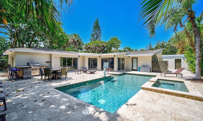 Bay Isle House | 🏝Tropical Siesta Key Home with Incredible Pool, Hot Tub, and Patio!