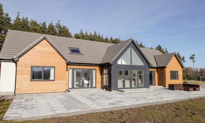South Galson House | Troya
