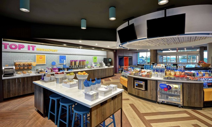 Reamstown Hotel | TRU by Hilton Denver